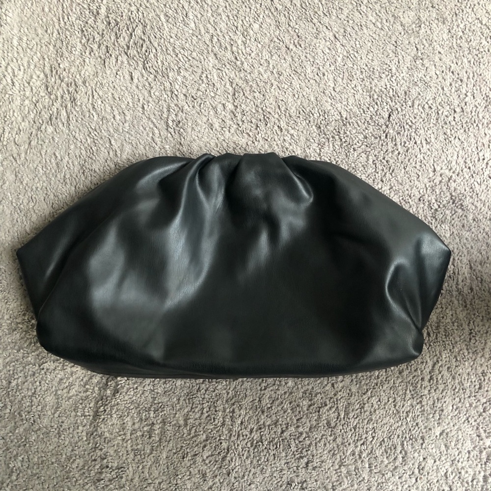 Steve Madden clutch comes with detachable chain strap